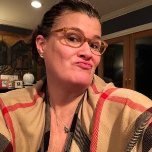 Meet your Posher, Genevieve